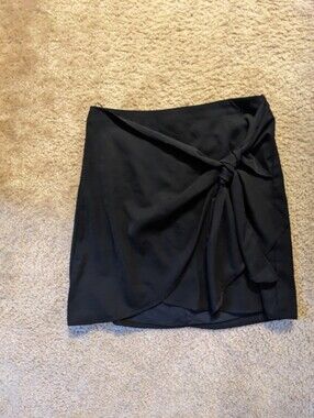 Bluivy Black Mini Skirt with Tie Knot Size M